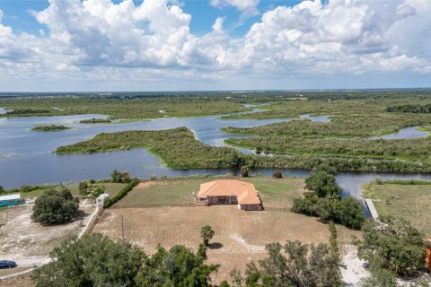 Villa ou maison à vendre à Punta Gorda, Floride: 3 chambres, 280.38 m2 № 1245129 - photo 2