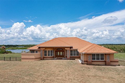 Villa ou maison à vendre à Punta Gorda, Floride: 3 chambres, 280.38 m2 № 1245129 - photo 1