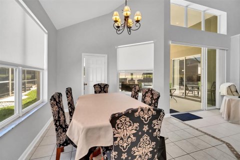 Villa ou maison à vendre à Kissimmee, Floride: 6 chambres, 219.99 m2 № 1286783 - photo 10