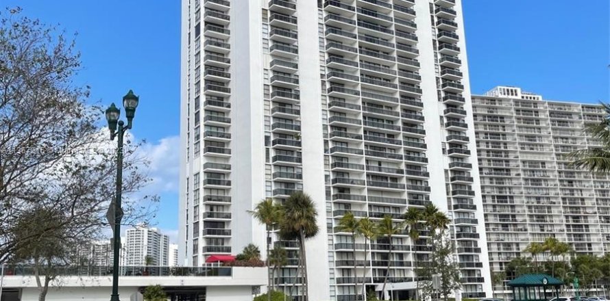 Condo in Aventura, Florida, 1 bedroom  № 413839