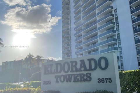 Condominio en venta en Aventura, Florida, 1 dormitorio, 83.24 m2 № 413839 - foto 2