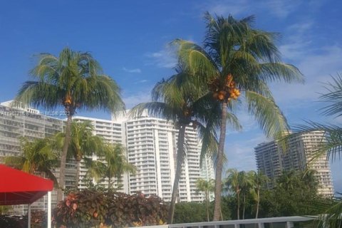 Condo in Aventura, Florida, 1 bedroom  № 413839 - photo 20