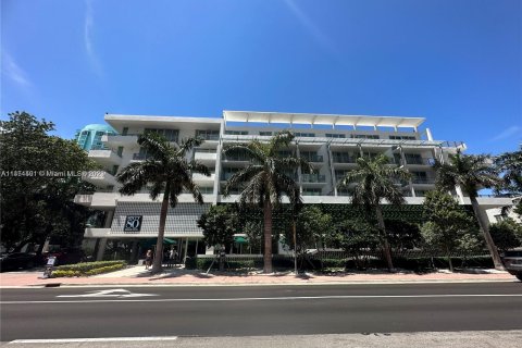 Condo in Miami Beach, Florida, 1 bedroom  № 713908 - photo 23