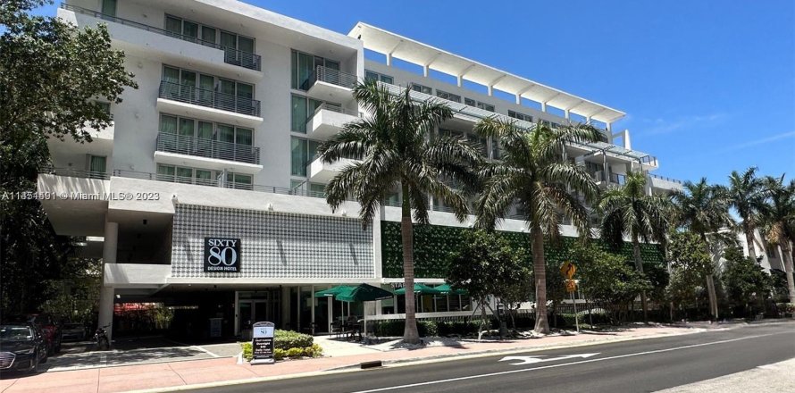 Condo in Miami Beach, Florida, 1 bedroom  № 713908