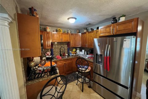 Casa en venta en Miami Gardens, Florida, 3 dormitorios, 116.13 m2 № 1181644 - foto 6