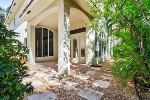 Villa ou maison à vendre à Highland Beach, Floride: 4 chambres, 323.67 m2 № 785684 - photo 9