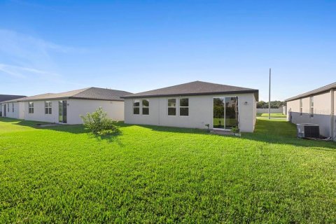 House in Winter Haven, Florida 3 bedrooms, 138.52 sq.m. № 1396533 - photo 2