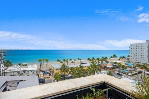 Condo in Hollywood, Florida, 1 bedroom  № 1209634 - photo 20