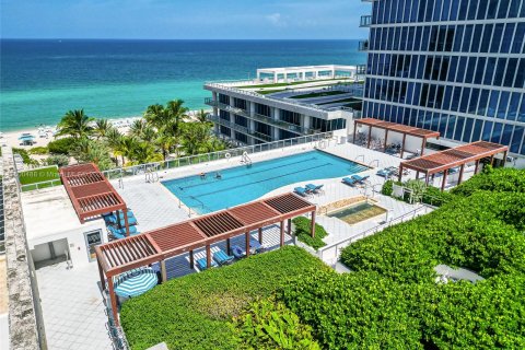 Condo in Miami Beach, Florida, 1 bedroom  № 1215485 - photo 24