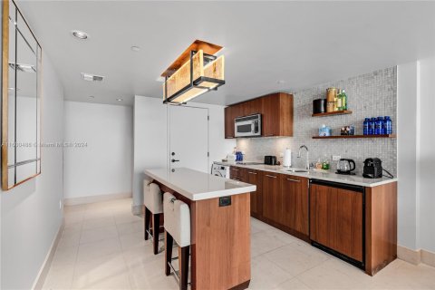 Condominio en venta en Miami Beach, Florida, 1 dormitorio, 80.82 m2 № 1215485 - foto 9