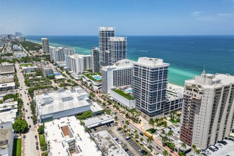 Condo in Miami Beach, Florida, 1 bedroom  № 1215485 - photo 19