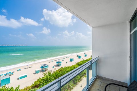 Copropriété à vendre à Miami Beach, Floride: 1 chambre, 80.82 m2 № 1215485 - photo 4