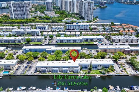 Condo in North Miami Beach, Florida, 1 bedroom  № 1237849 - photo 18