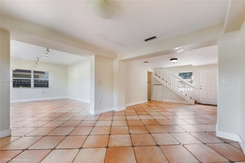 Villa ou maison à vendre à Miami, Floride: 4 chambres, 191.38 m2 № 1237886 - photo 24