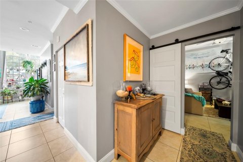 Condo in Saint Petersburg, Florida, 2 bedrooms  № 1373381 - photo 2