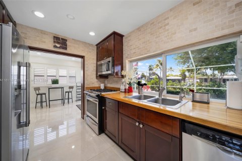 Casa en venta en Pompano Beach, Florida, 4 dormitorios, 197.14 m2 № 1233061 - foto 16