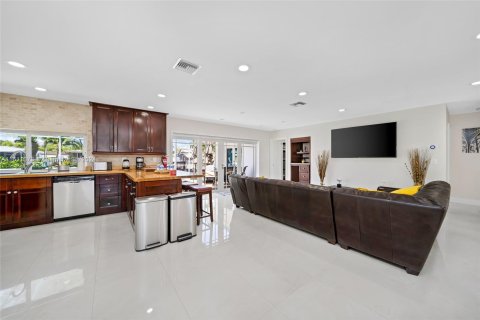 Villa ou maison à vendre à Pompano Beach, Floride: 4 chambres, 197.14 m2 № 1233061 - photo 12