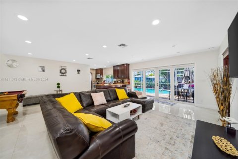 Villa ou maison à vendre à Pompano Beach, Floride: 4 chambres, 197.14 m2 № 1233061 - photo 5