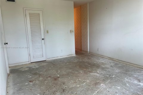 Condominio en venta en Hallandale Beach, Florida, 1 dormitorio, 78.97 m2 № 1233095 - foto 17