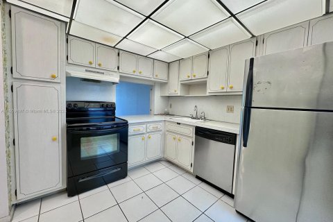 Condominio en venta en Hallandale Beach, Florida, 1 dormitorio, 78.97 m2 № 1233095 - foto 9
