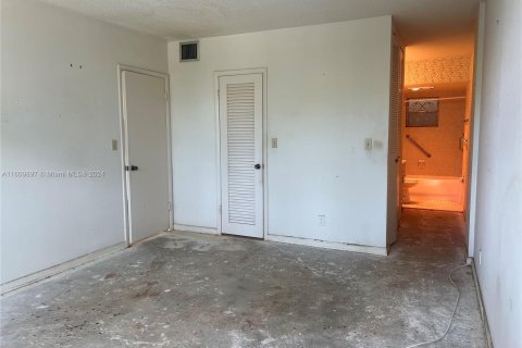 Condominio en venta en Hallandale Beach, Florida, 1 dormitorio, 78.97 m2 № 1233095 - foto 18