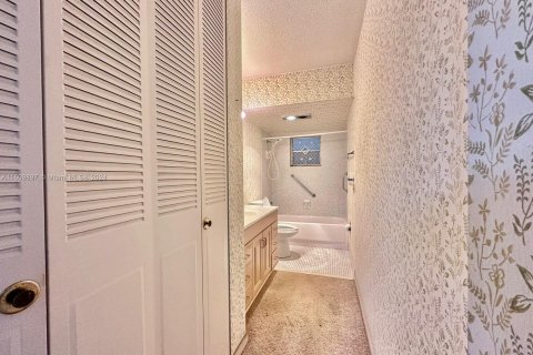 Condominio en venta en Hallandale Beach, Florida, 1 dormitorio, 78.97 m2 № 1233095 - foto 20