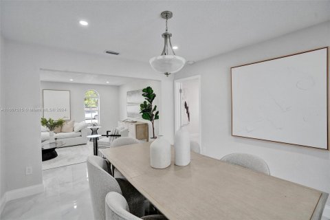 Casa en venta en Coral Springs, Florida, 5 dormitorios, 194.35 m2 № 1228952 - foto 14