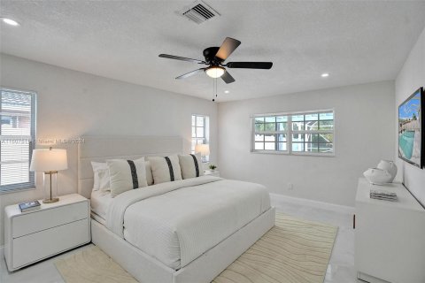 Купить виллу или дом в Корал-Спрингс, Флорида 5 спален, 194.35м2, № 1228952 - фото 20