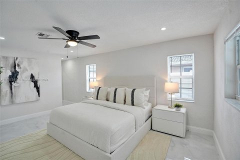 Купить виллу или дом в Корал-Спрингс, Флорида 5 спален, 194.35м2, № 1228952 - фото 15