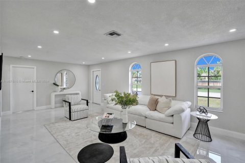 Villa ou maison à vendre à Coral Springs, Floride: 5 chambres, 194.35 m2 № 1228952 - photo 10