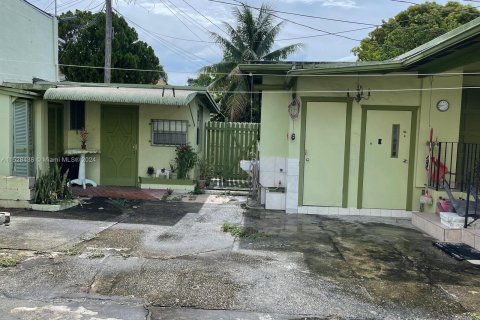 Immobilier commercial à vendre à Miami, Floride: 137.96 m2 № 993649 - photo 9