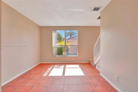 Casa en venta en Miramar, Florida, 3 dormitorios, 154.22 m2 № 1171504 - foto 4