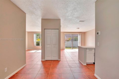 House in Miramar, Florida 3 bedrooms, 154.22 sq.m. № 1171504 - photo 9