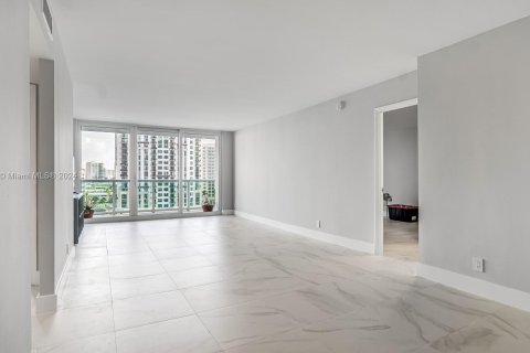 Condominio en venta en Sunny Isles Beach, Florida, 2 dormitorios, 123.65 m2 № 1325926 - foto 29