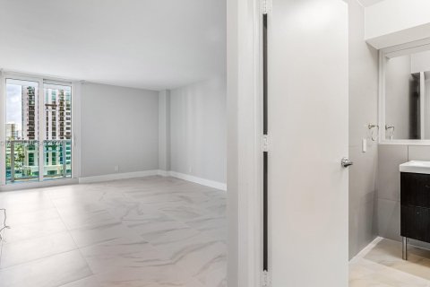 Copropriété à vendre à Sunny Isles Beach, Floride: 2 chambres, 123.65 m2 № 1325926 - photo 27