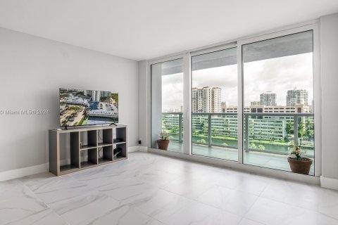 Condominio en venta en Sunny Isles Beach, Florida, 2 dormitorios, 123.65 m2 № 1325926 - foto 22