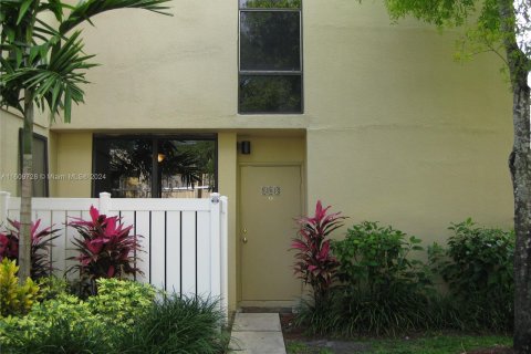 Condominio en venta en Davie, Florida, 3 dormitorios, 131.92 m2 № 1232088 - foto 1