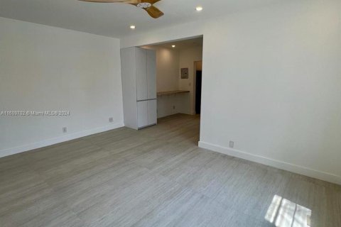 Copropriété à vendre à Miami Beach, Floride: 1 chambre, 55.83 m2 № 1232000 - photo 2