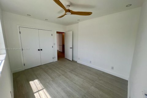 Copropriété à vendre à Miami Beach, Floride: 1 chambre, 55.83 m2 № 1232000 - photo 10