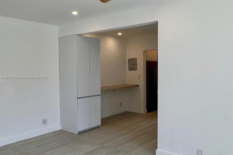 Condominio en venta en Miami Beach, Florida, 1 dormitorio, 55.83 m2 № 1232000 - foto 3