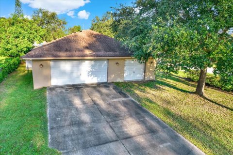 House in Pinellas Park, Florida 3 bedrooms, 139.82 sq.m. № 1349029 - photo 22