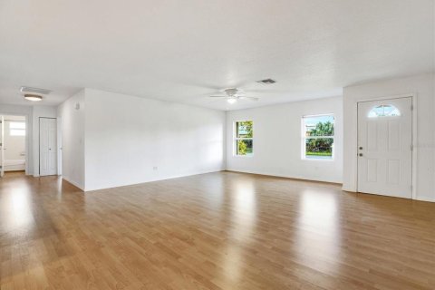 Villa ou maison à vendre à Pinellas Park, Floride: 3 chambres, 139.82 m2 № 1349029 - photo 4