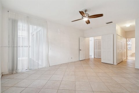 Villa ou maison à vendre à Pembroke Pines, Floride: 4 chambres, 298.77 m2 № 1423033 - photo 10