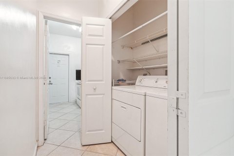 Villa ou maison à vendre à Pembroke Pines, Floride: 4 chambres, 298.77 m2 № 1423033 - photo 21