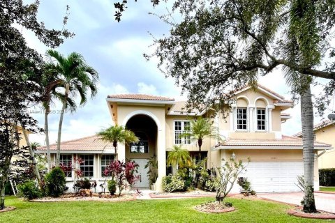 Villa ou maison à vendre à Pembroke Pines, Floride: 4 chambres, 298.77 m2 № 1423033 - photo 1