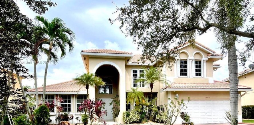 Villa ou maison à Pembroke Pines, Floride 4 chambres, 298.77 m2 № 1423033