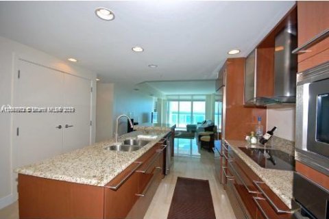 Condo in Miami Beach, Florida, 3 bedrooms  № 416316 - photo 11