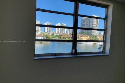 Copropriété à vendre à Aventura, Floride: 1 chambre, 75.25 m2 № 1097239 - photo 21