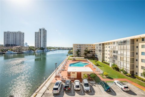 Copropriété à vendre à Aventura, Floride: 1 chambre, 75.25 m2 № 1097239 - photo 15