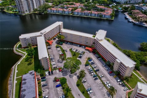 Copropriété à vendre à Aventura, Floride: 1 chambre, 75.25 m2 № 1097239 - photo 12